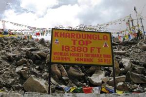 Khardung La (Leh Ladakh Tour)